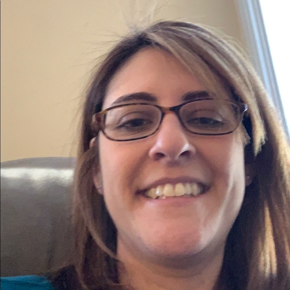 Meet your Posher, Dena